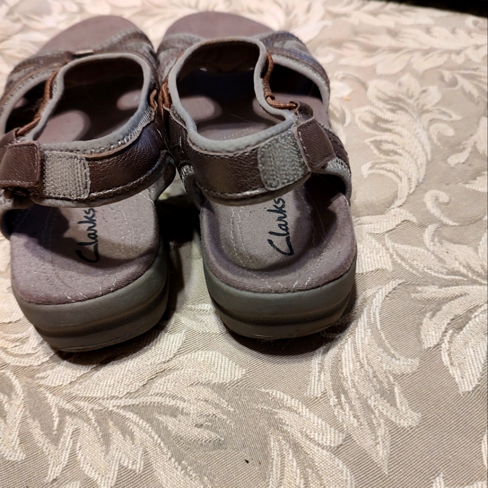 🍂 Wonderful Genuine Leather Clarks Bronze-Tan Hiking-Walking Sandals - 7 - Picture 5 of 13